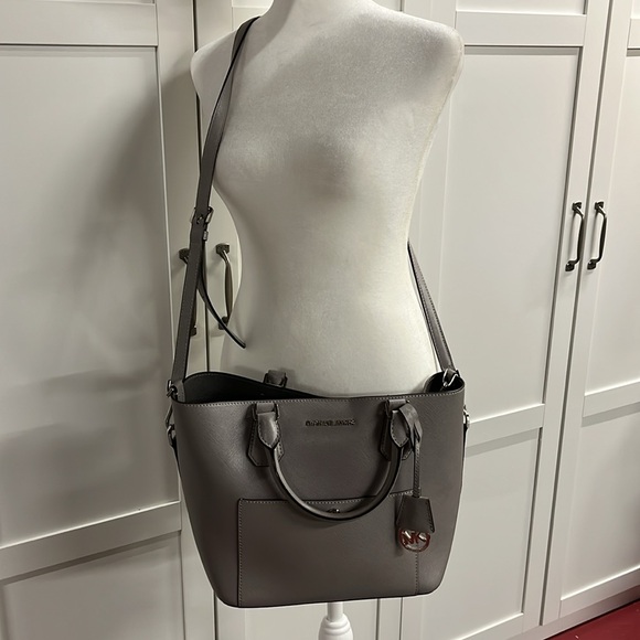 Michael Kors Gray Purse - Picture 5 of 9